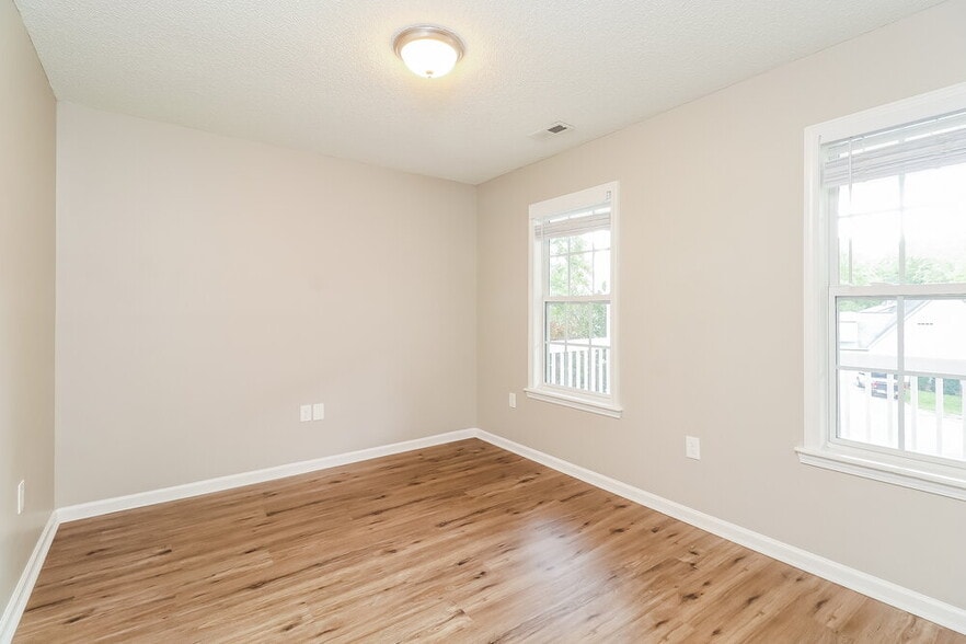 Building Photo - 1310 Candlewood Dr