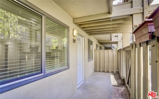 Building Photo - 3265 Santa Fe Ave