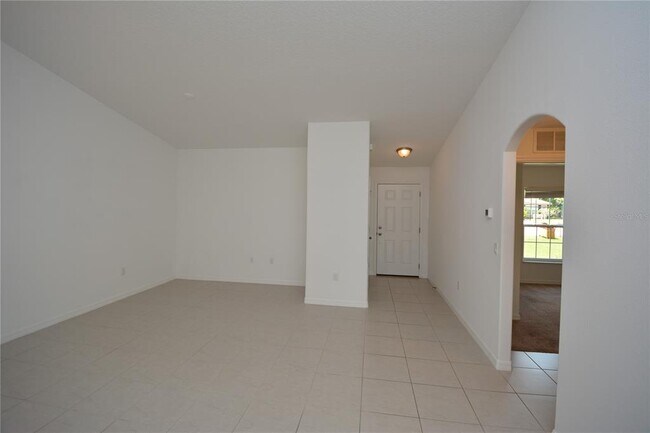 Building Photo - 33 Rosecroft Ln