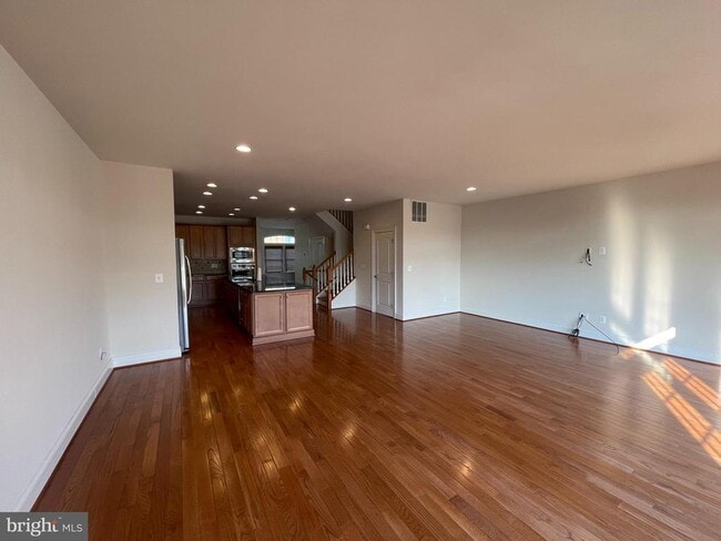 Building Photo - 44388 Foxthom Terrace