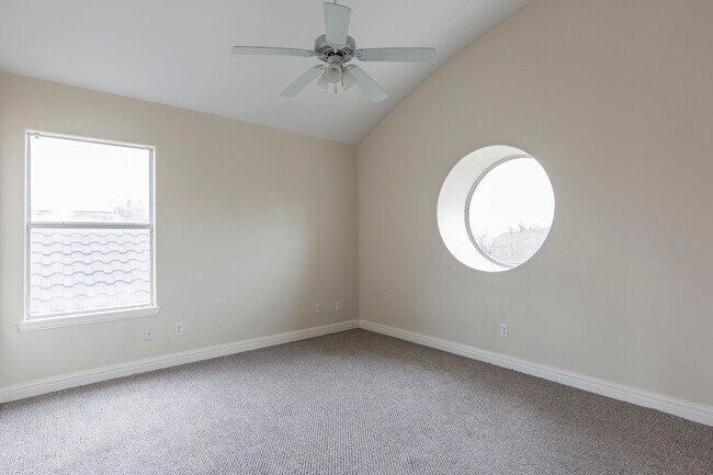 Building Photo - 2314 E 25th St