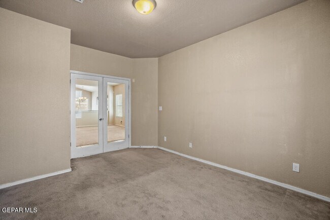 Building Photo - 2932 Pino Triste Dr