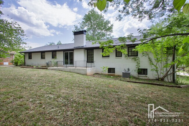 Building Photo - 1870 Gherry Dr