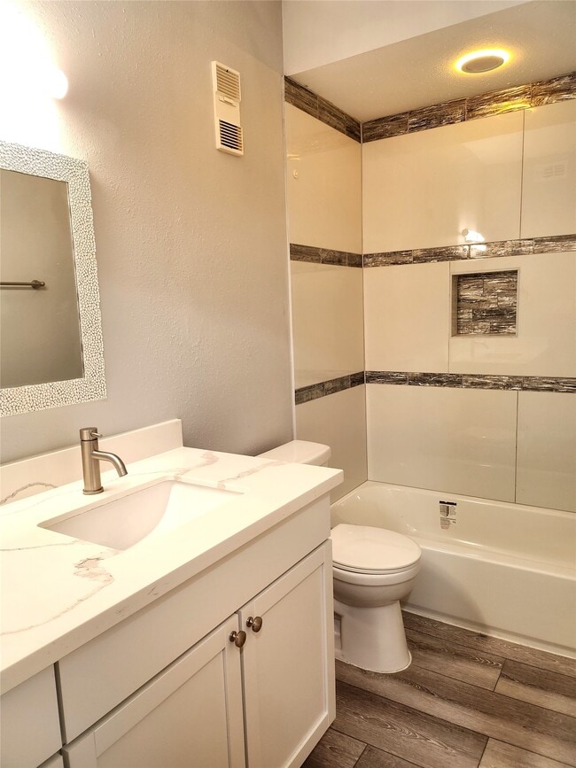 Building Photo - 6500 Harbor Town Dr