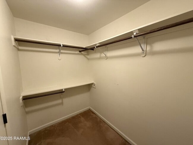 Building Photo - 309 Sun Ridge St