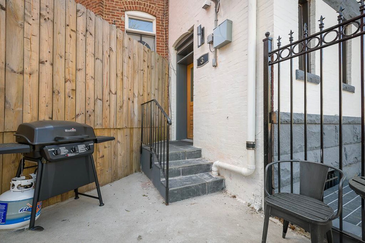 Building Photo - 1448 Florida Ave NW