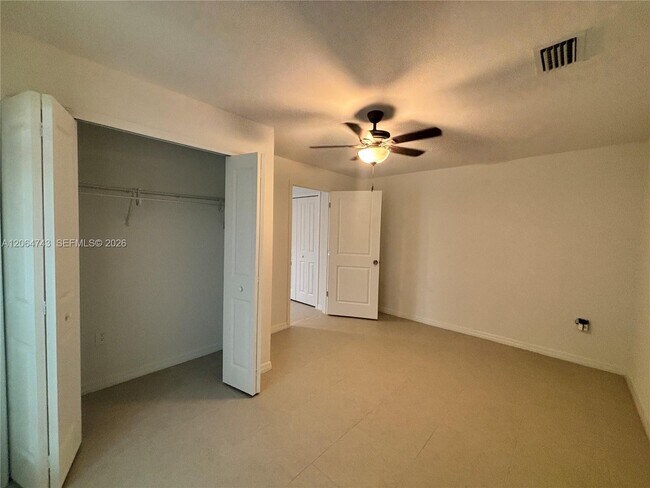 Building Photo - 11605 Savanna Lks Blvd