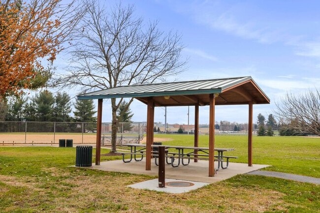 Building Photo - 7036 Basswood Rd