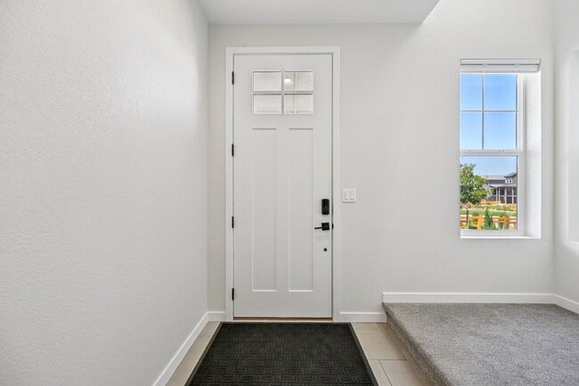 Building Photo - "Experience Spacious Comfort: 4-Bed, 3.5-Bath Retreat on Gladshine Drive!"