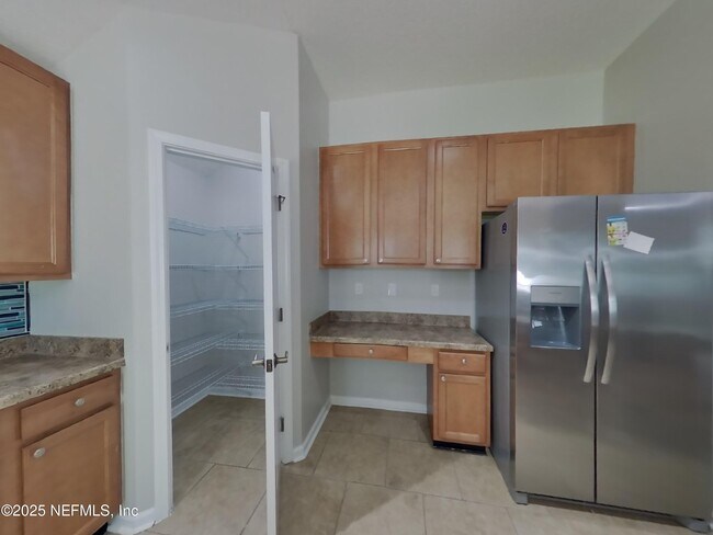 Building Photo - 495 Apple Creek Dr