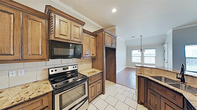 Building Photo - 15304 Blue Jay Dr