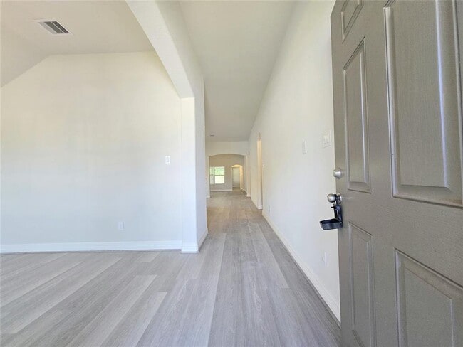 Building Photo - 3327 Avary River Ln