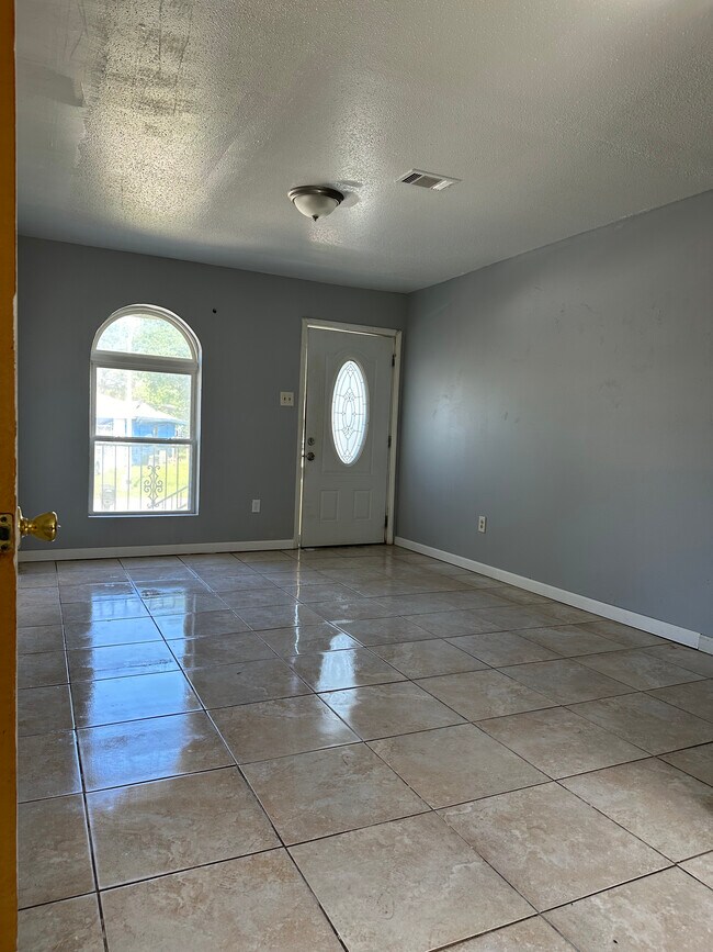 Building Photo - 9404 Cabildo Ln