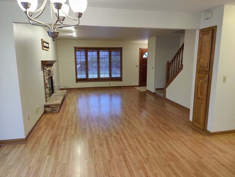 Open Concept Family Room - 120 Hilly Oak Dr