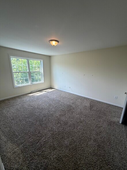 Building Photo - 1204 Admirals Walk Dr