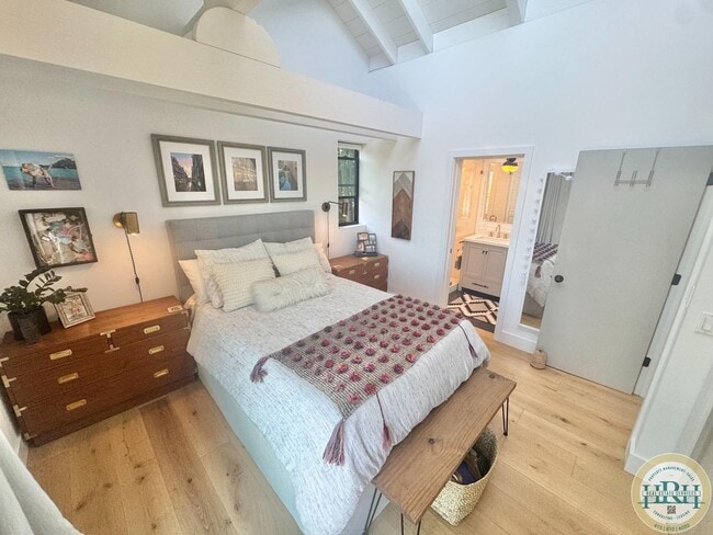 Building Photo - Tranquil & Sun Drenched 3BR|3BR in Heart o...