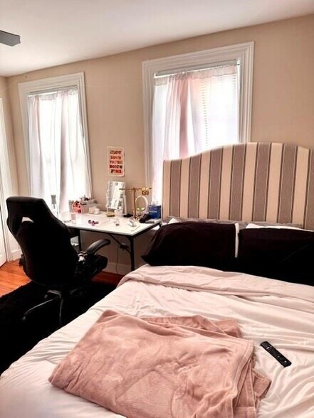 Building Photo - 193 Power St