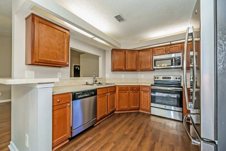 Building Photo - 2863 Sandy Beach Ln