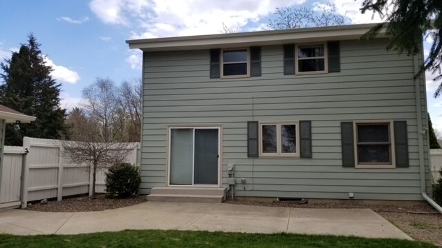 Fenced in back yard with concrete patio - 134 Chestnut Ridge Dr