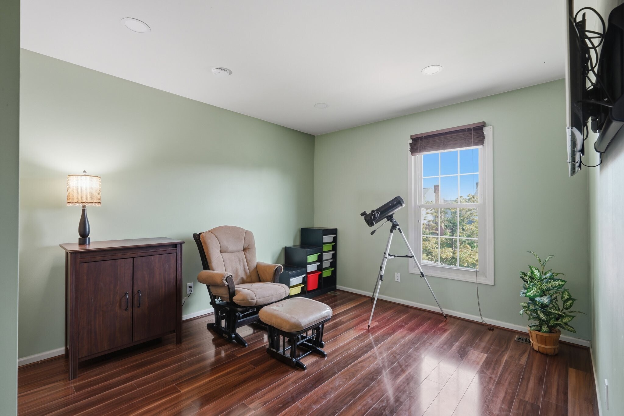 Building Photo - 44525 Fenwick Dr
