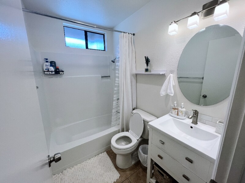 Building Photo - 1070 Grand Ave