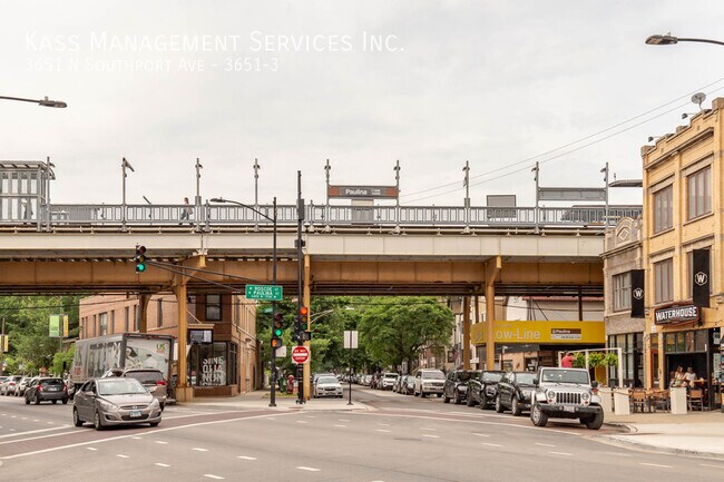 Building Photo - Newer Construction Prime Southport Corrido...