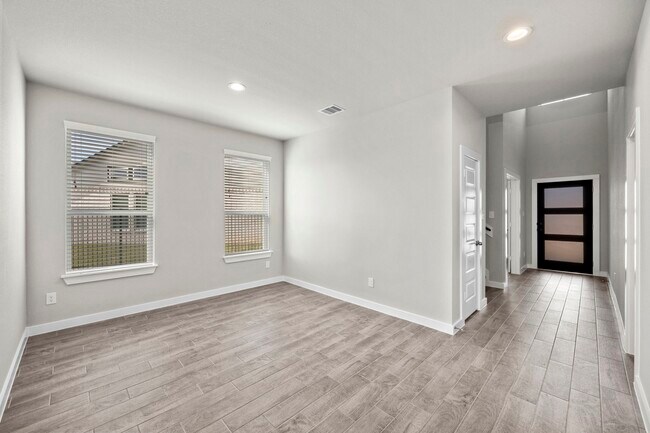 Building Photo - 32407 Hamilton Crest Dr