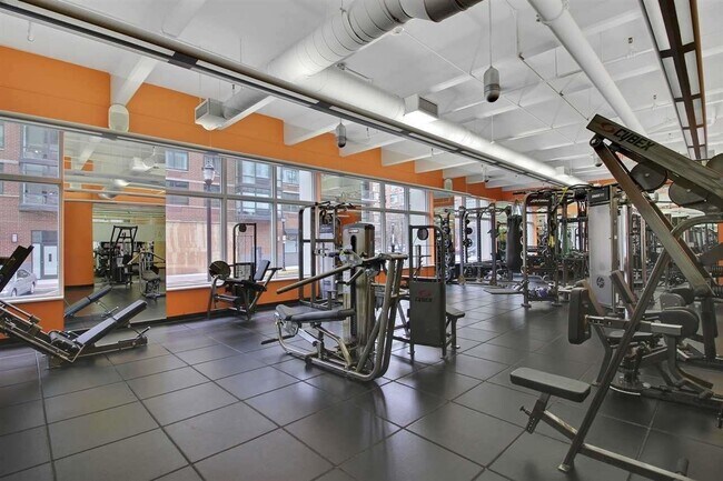 Building Photo - 1500 Washington St