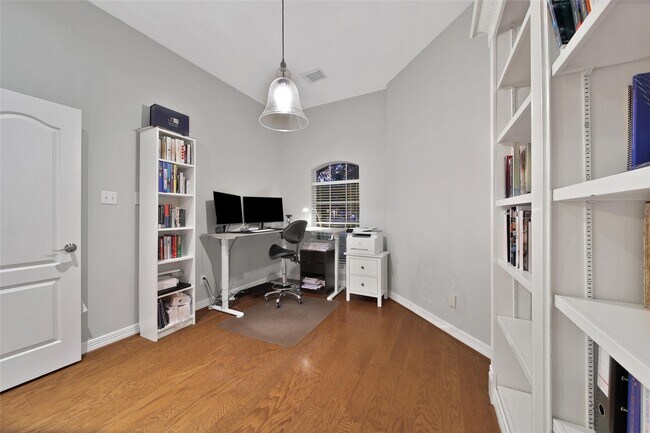 Building Photo - 12126 Laguna Pointe Ln