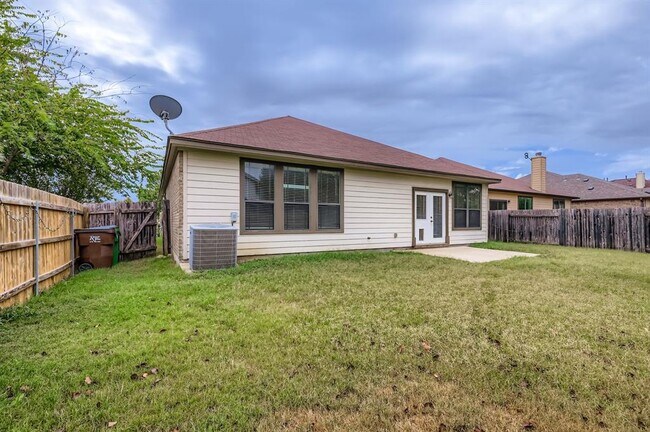 Building Photo - 1000 Sussex Way