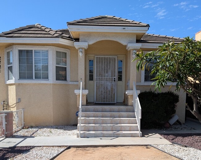 Building Photo - 2721 Montezuma Ave