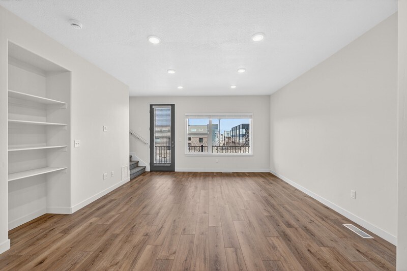 Building Photo - 628 E 12225 S