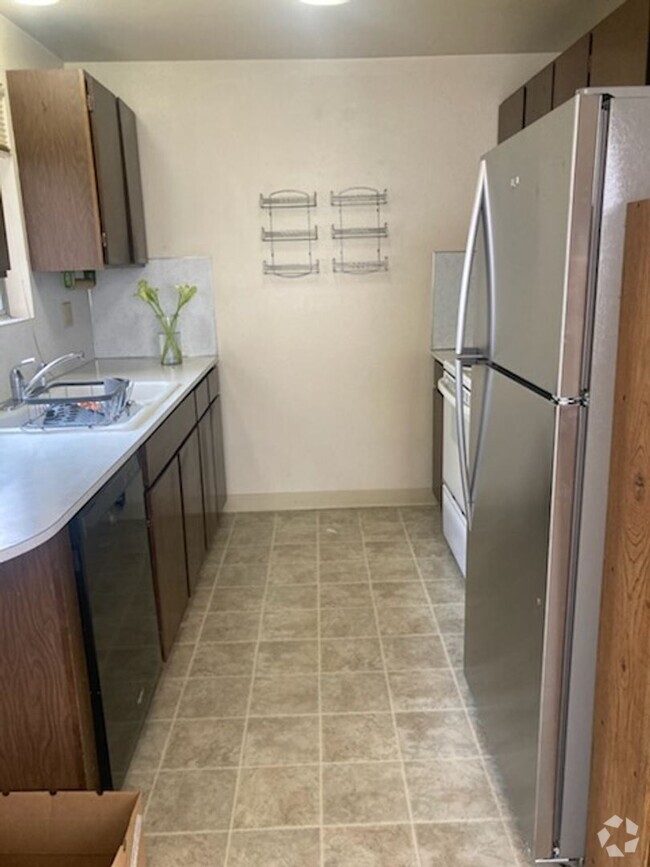 Building Photo - Ballard 2 Bed/1 Bath Upper Level Unit in T...