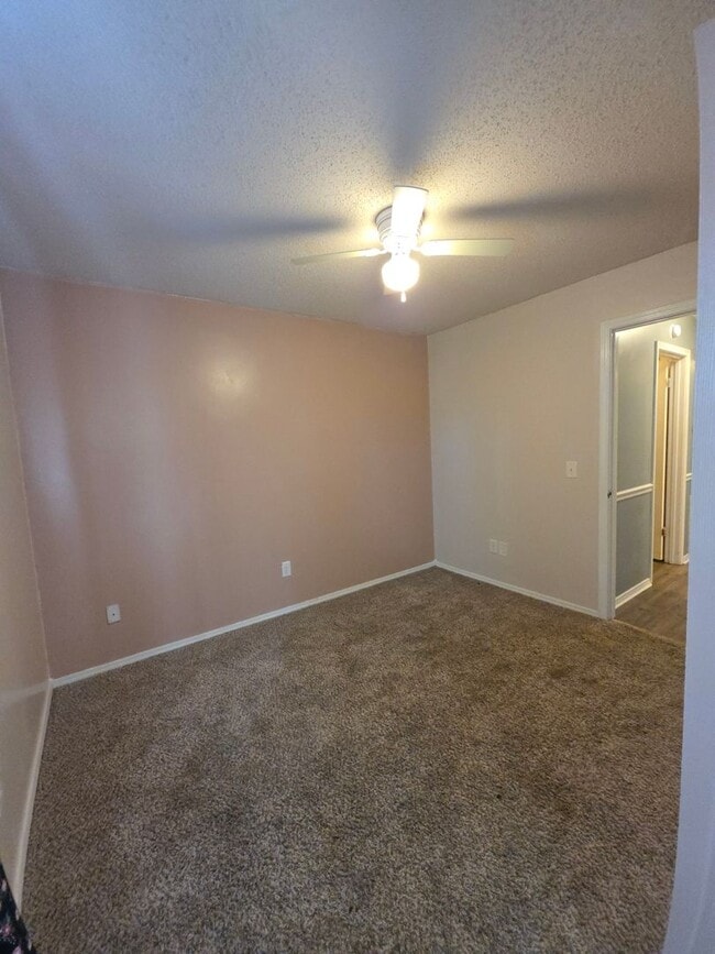 Building Photo - 408 Austin Cir