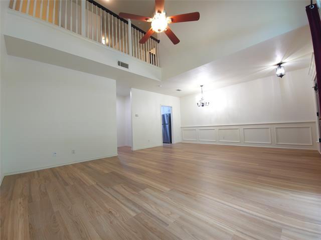Building Photo - 426 W Oak St