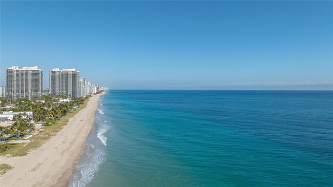 Building Photo - 2715 N Ocean Blvd