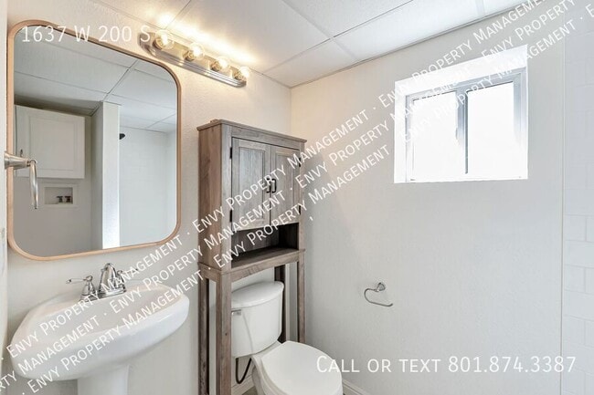 Building Photo - 1637 W 200 S St