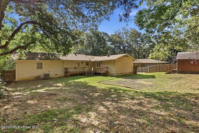 Building Photo - 117 McCree Dr