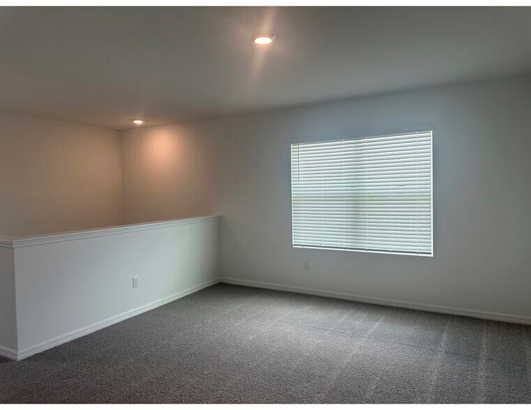 Loft - 10588 Farm Hill Ave