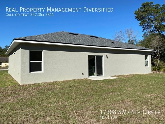 Building Photo - Desirable SW Ocala Neighborhood 4/2/2 **Fr...