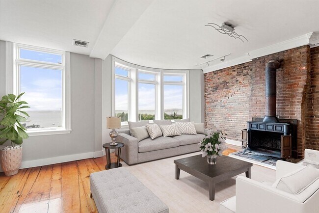 Building Photo - 6 Brigham St