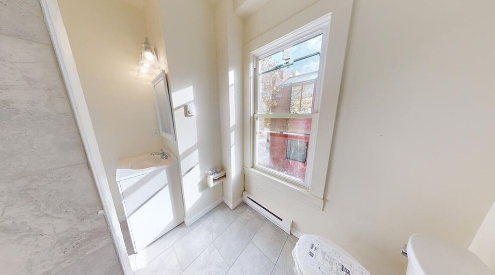 Unit 3 - 736 Main St