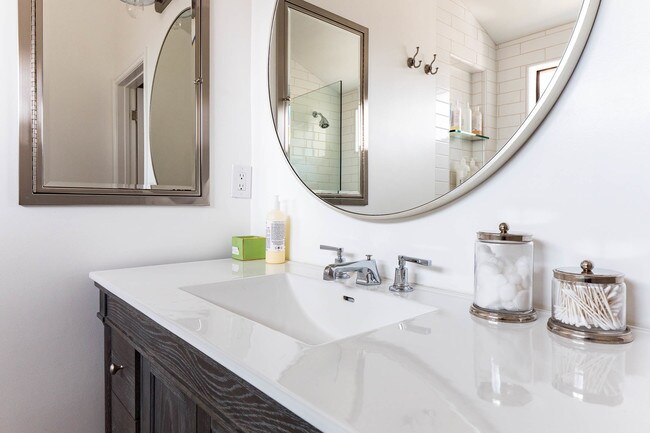 Building Photo - 12119 Rochester Ave