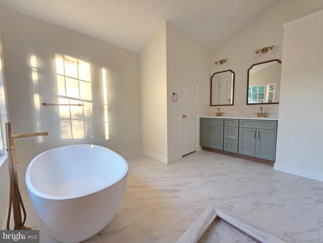 Building Photo - 1650 Wickham Way