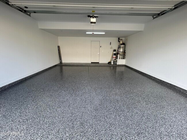 Building Photo - 17850 N 68th St