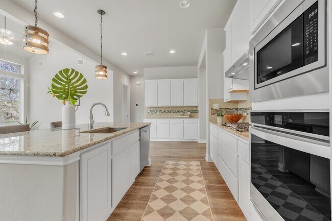 Building Photo - 421 Chinkapin Trail