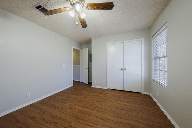 Building Photo - 13812 Spring Heath Rd