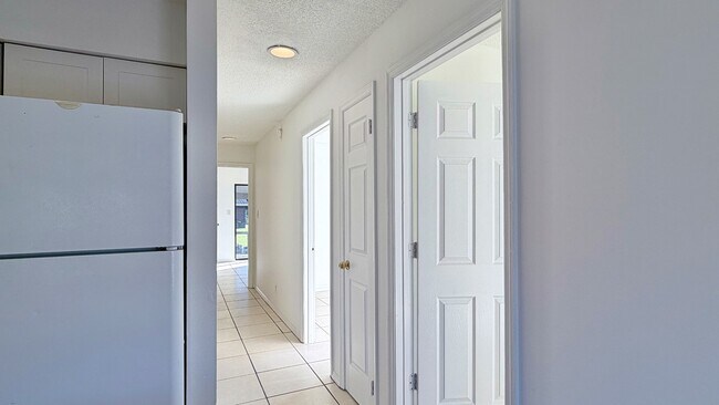 Building Photo - 810-814 Seminole Ave