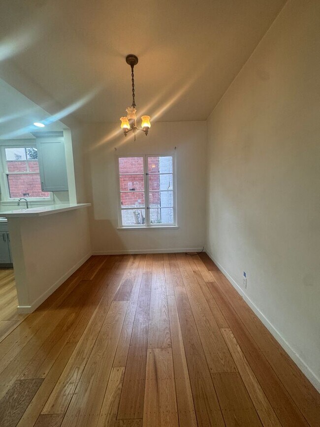 Building Photo - 31 Excelsior Ct