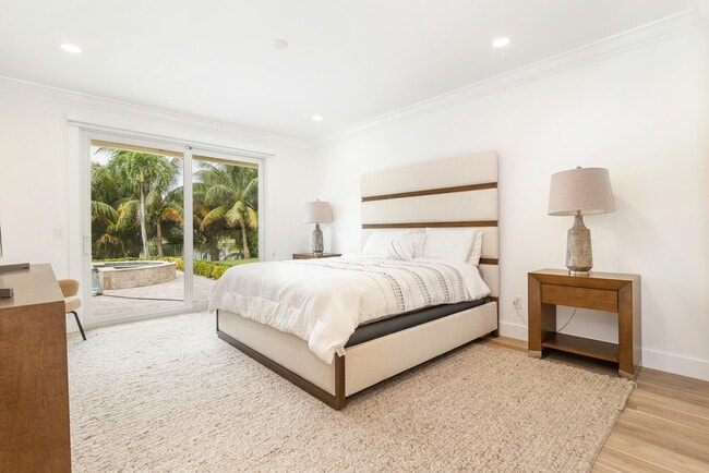 Building Photo - 3317 Embassy Dr